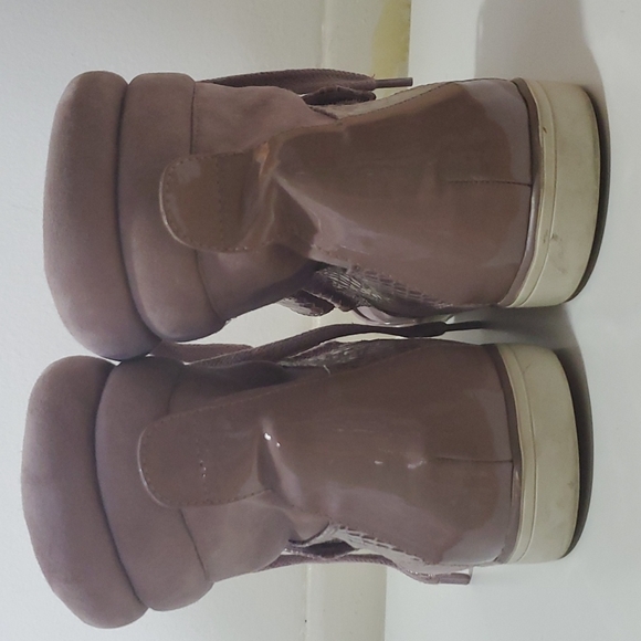 Nine West Mauve fashion sneakers 11M lace up high tops with velcro strap - Picture 3 of 4